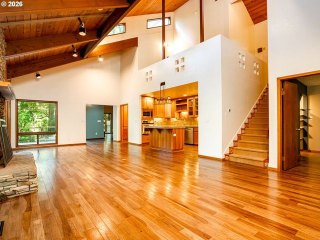 71 TANGLEWOOD Dr, Lake Oswego, OR 97035