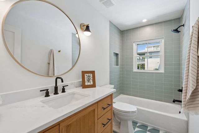 8 46th Avenue, Isle Of Palms, SC 29451