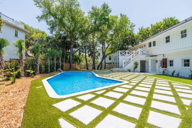 8 46th Avenue, Isle Of Palms, SC 29451