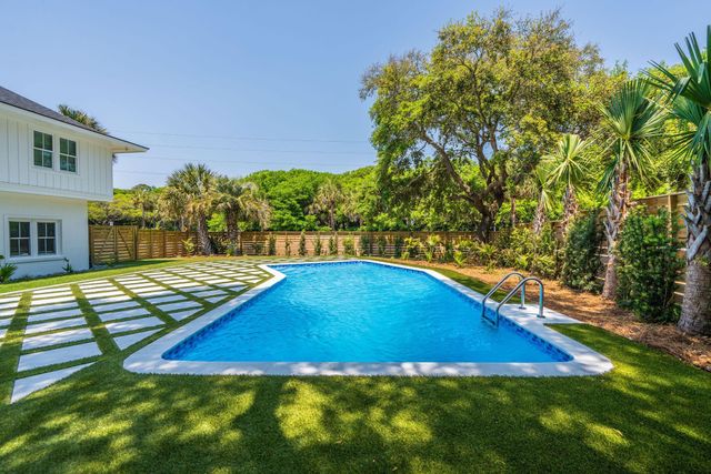 8 46th Avenue, Isle Of Palms, SC 29451