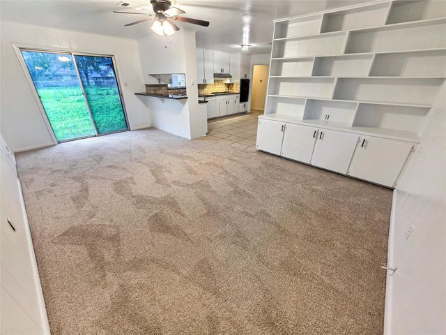 109 Poppy Street, Lake Jackson, TX 77566