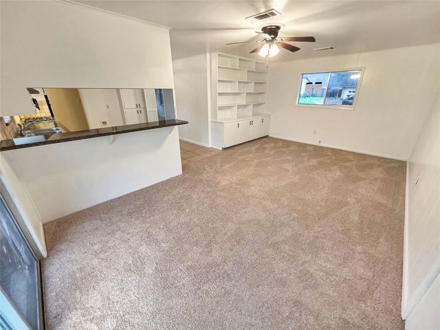 109 Poppy Street, Lake Jackson, TX 77566