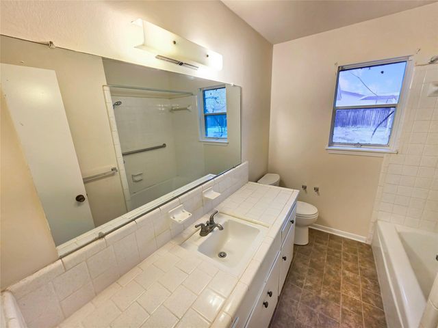 109 Poppy Street, Lake Jackson, TX 77566