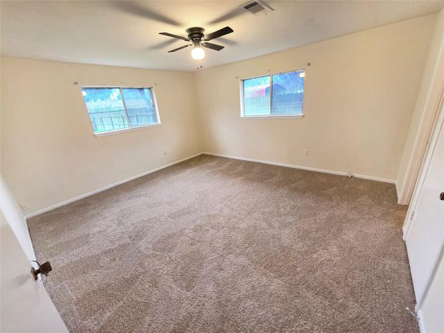 109 Poppy Street, Lake Jackson, TX 77566