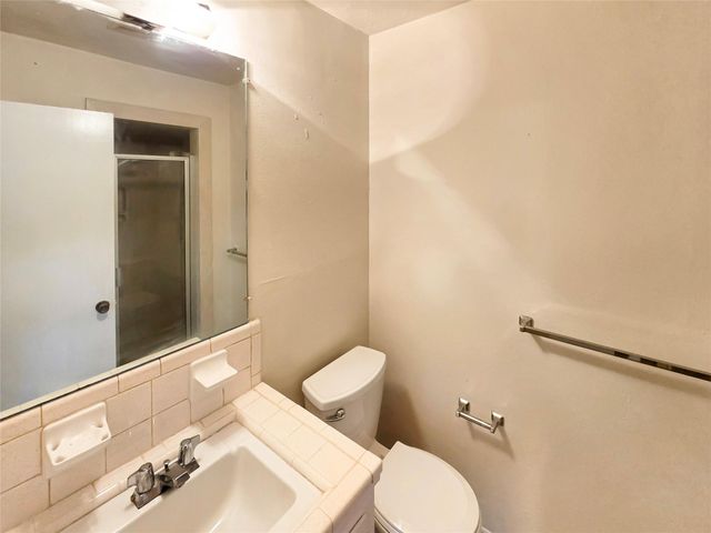 109 Poppy Street, Lake Jackson, TX 77566