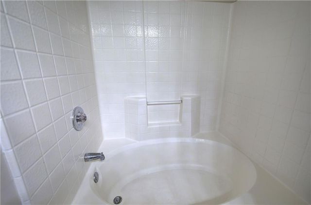 258 Hunters Crossing SE, Calhoun, GA 30701