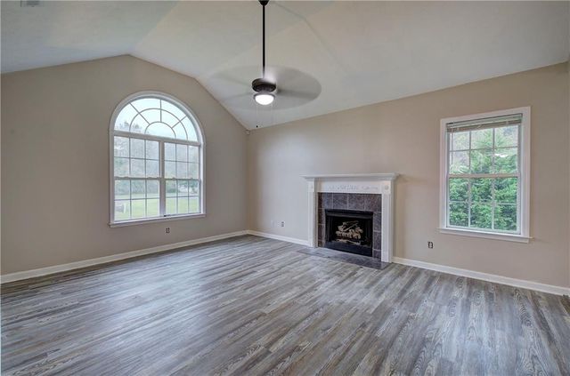 258 Hunters Crossing SE, Calhoun, GA 30701