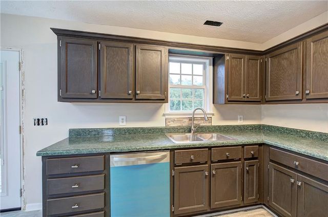 258 Hunters Crossing SE, Calhoun, GA 30701
