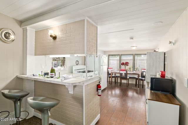 10401 N CAVE CREEK Road 159, Phoenix, AZ 85020