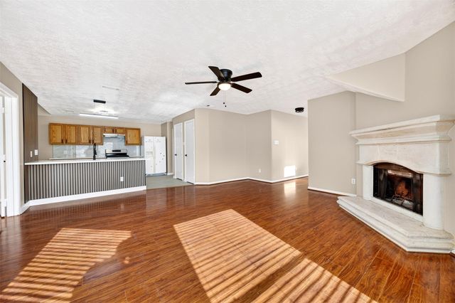 15014 Middle Oaks Boulevard, Houston, TX 77082