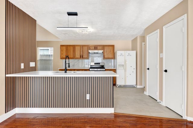 15014 Middle Oaks Boulevard, Houston, TX 77082