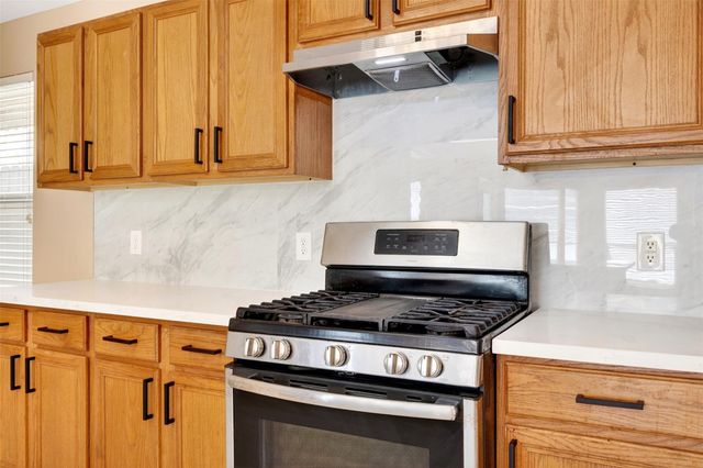 15014 Middle Oaks Boulevard, Houston, TX 77082
