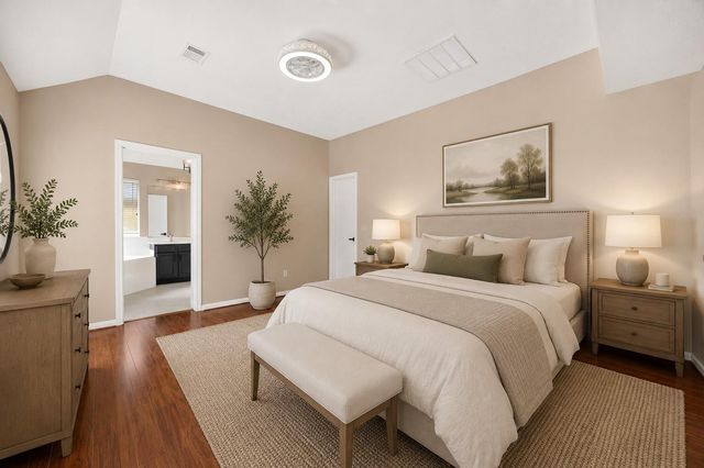 15014 Middle Oaks Boulevard, Houston, TX 77082