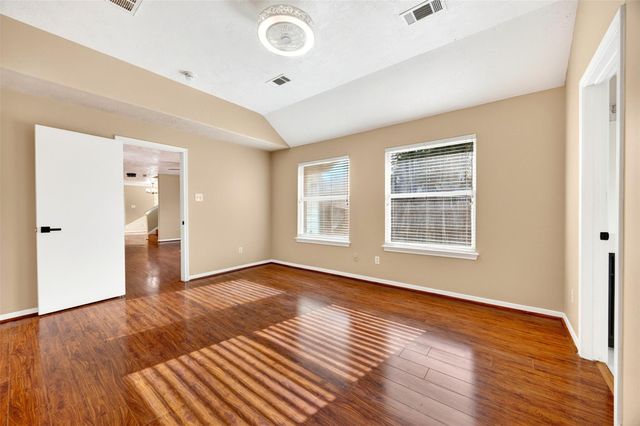 15014 Middle Oaks Boulevard, Houston, TX 77082