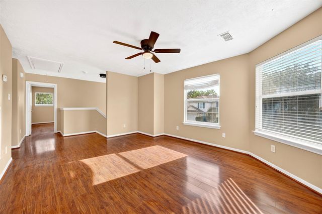 15014 Middle Oaks Boulevard, Houston, TX 77082