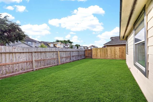 15014 Middle Oaks Boulevard, Houston, TX 77082