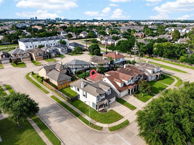 15014 Middle Oaks Boulevard, Houston, TX 77082