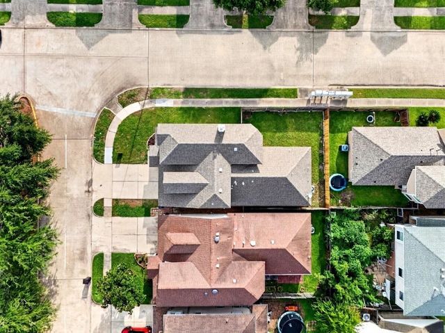 15014 Middle Oaks Boulevard, Houston, TX 77082