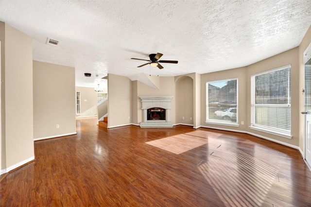 15014 Middle Oaks Boulevard, Houston, TX 77082