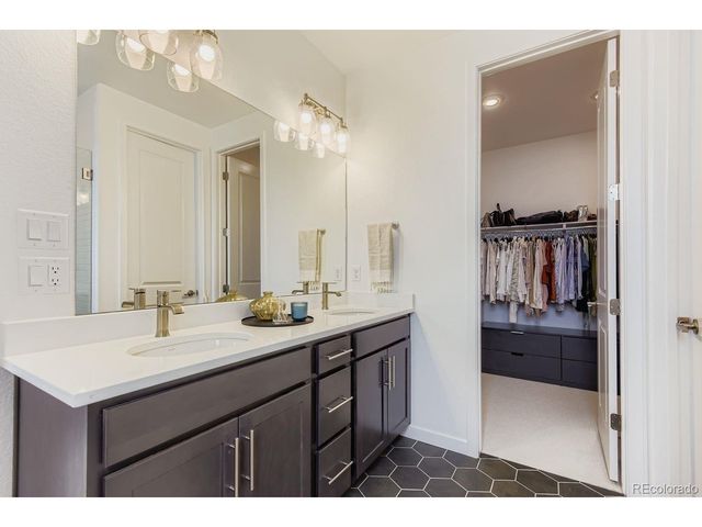 8641 Middle Fork St, Littleton, CO 80125