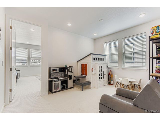 8641 Middle Fork St, Littleton, CO 80125