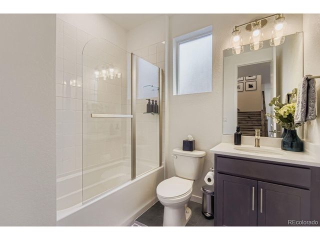 8641 Middle Fork St, Littleton, CO 80125