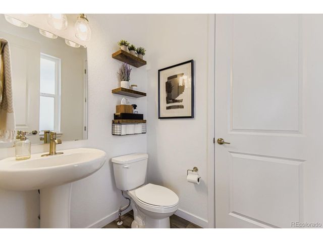 8641 Middle Fork St, Littleton, CO 80125