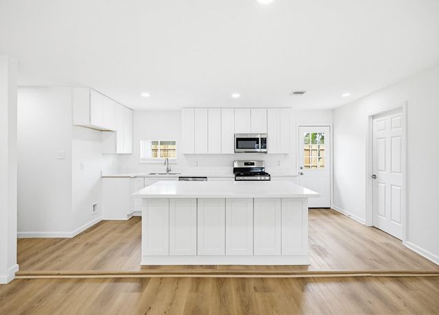 7954 Glen Vista Street, Houston, TX 77061