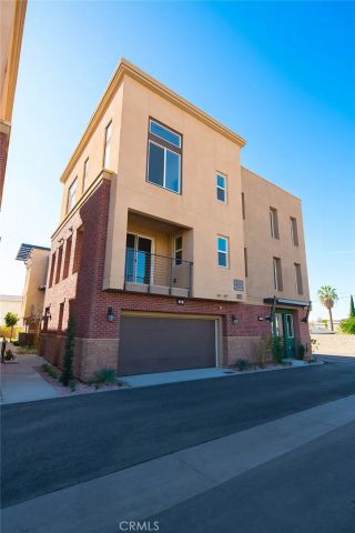 422 W Route 66 94, Glendora, CA 91740