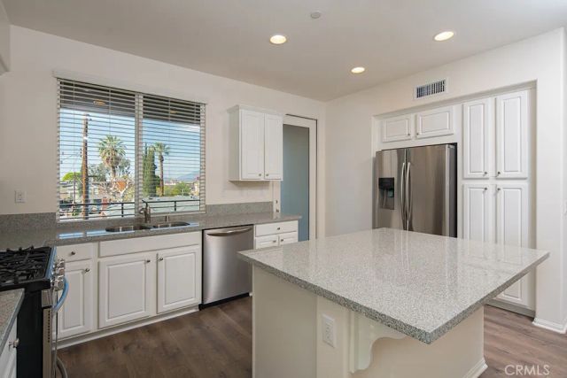 422 W Route 66 94, Glendora, CA 91740