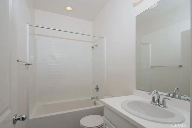 422 W Route 66 94, Glendora, CA 91740