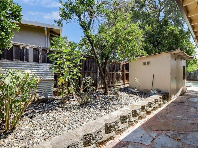 5274 Heritage Drive, Carmichael, CA 95608