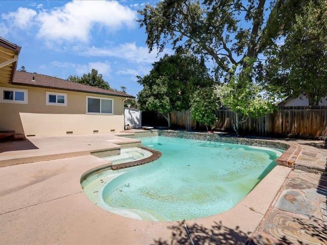 5274 Heritage Drive, Carmichael, CA 95608