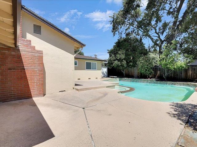 5274 Heritage Drive, Carmichael, CA 95608