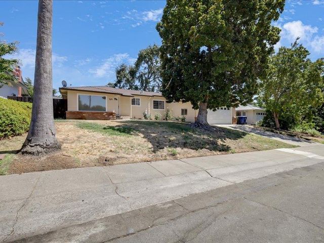 5274 Heritage Drive, Carmichael, CA 95608