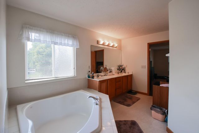 8142 Bellow Park Drive, Reynoldsburg, OH 43068