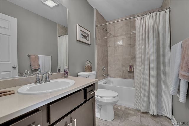 5345 Glenview Drive, Clarence, NY 14031