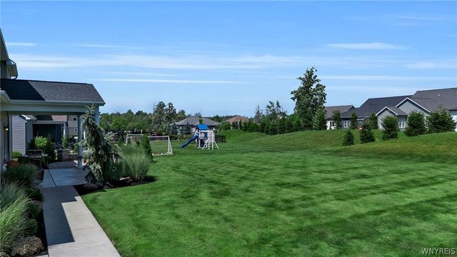 5345 Glenview Drive, Clarence, NY 14031