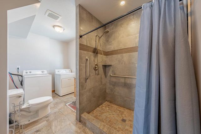 W9356 STATE ROAD 76, New London, WI 54961