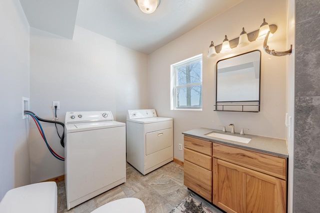 W9356 STATE ROAD 76, New London, WI 54961