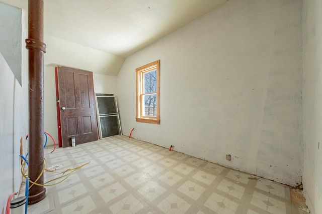 W9356 STATE ROAD 76, New London, WI 54961