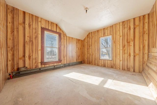 W9356 STATE ROAD 76, New London, WI 54961