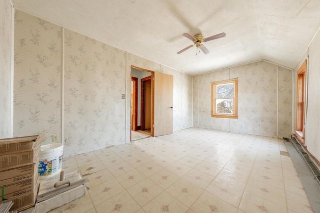 W9356 STATE ROAD 76, New London, WI 54961