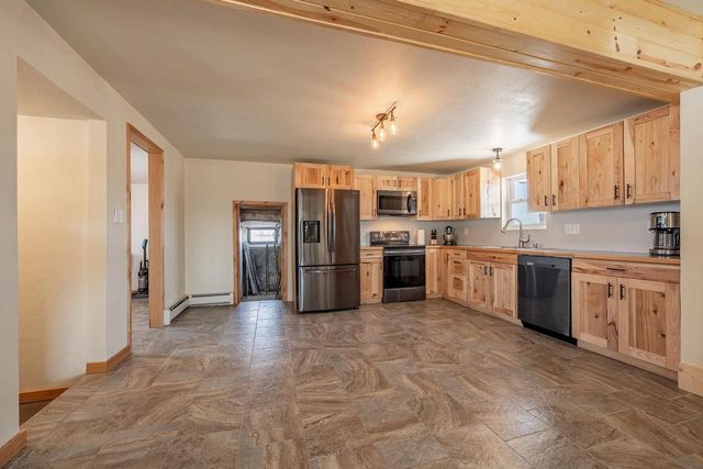 W9356 STATE ROAD 76, New London, WI 54961