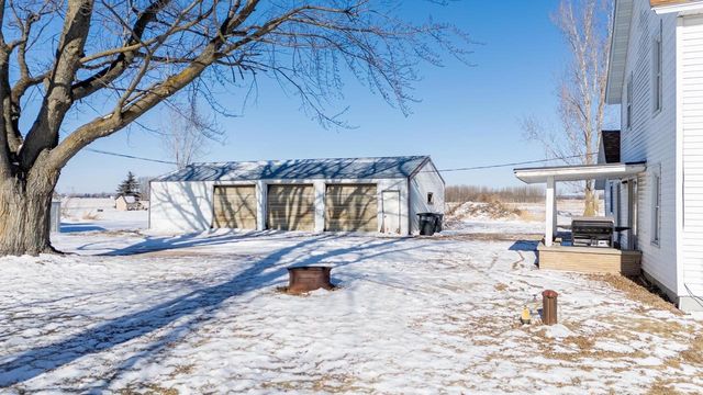 W9356 STATE ROAD 76, New London, WI 54961