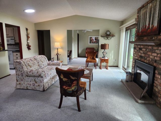 1064 Zanzibar Lane N, Plymouth, MN 55447