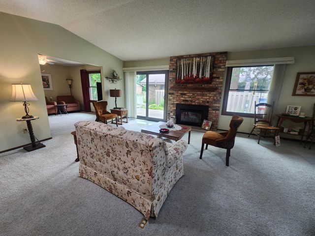 1064 Zanzibar Lane N, Plymouth, MN 55447