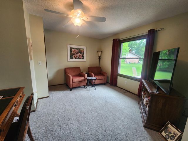 1064 Zanzibar Lane N, Plymouth, MN 55447