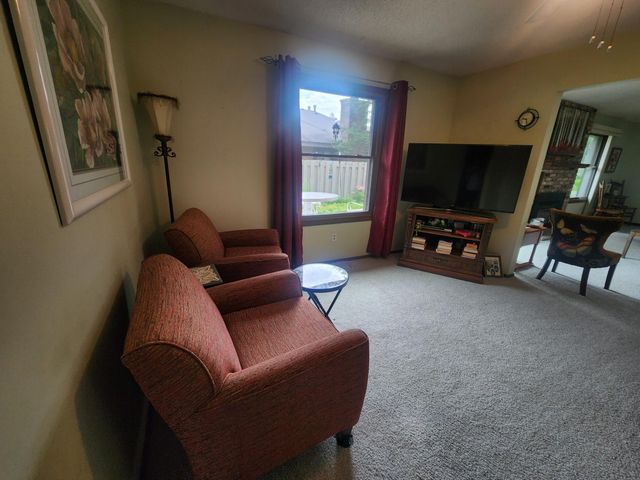 1064 Zanzibar Lane N, Plymouth, MN 55447