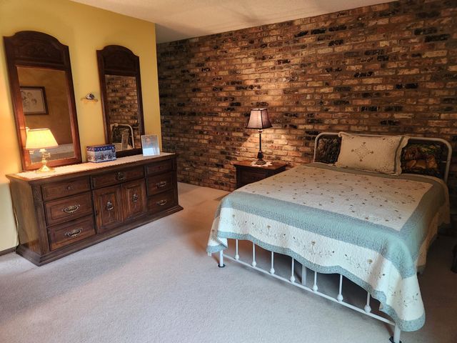 1064 Zanzibar Lane N, Plymouth, MN 55447